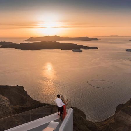 Symphony Suites Santorini Pyrgos Kallistis Номер фото
