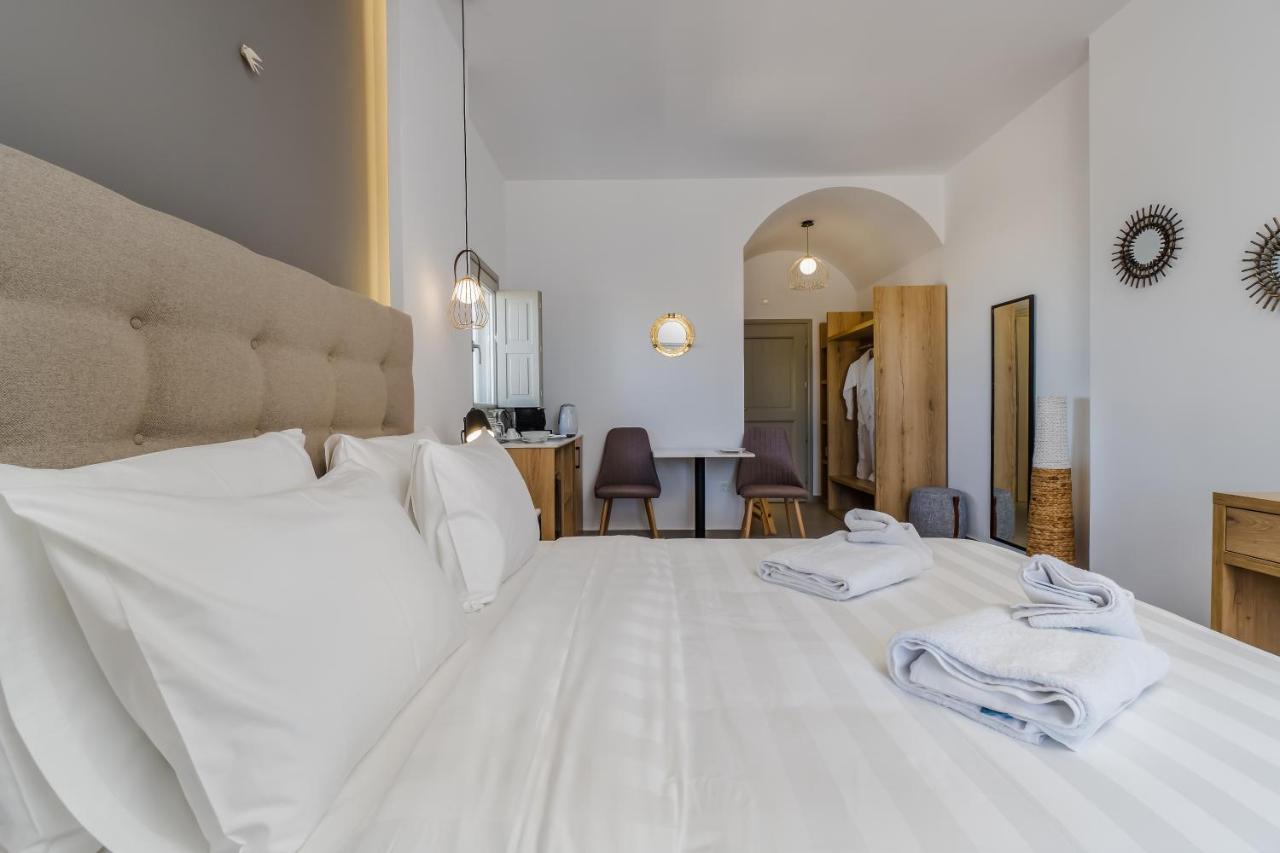 Symphony Suites Santorini Pyrgos Kallistis Номер фото
