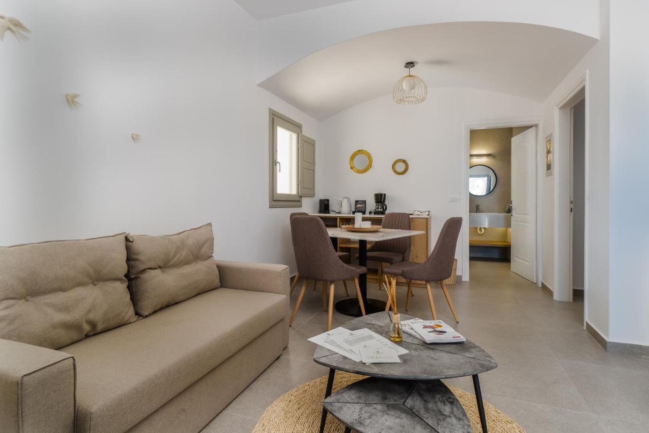 Symphony Suites Santorini Pyrgos Kallistis Номер фото