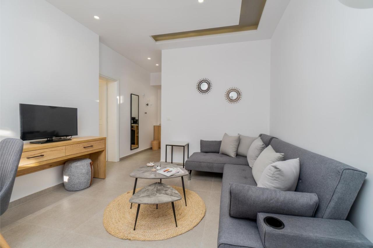 Symphony Suites Santorini Pyrgos Kallistis Екстер'єр фото