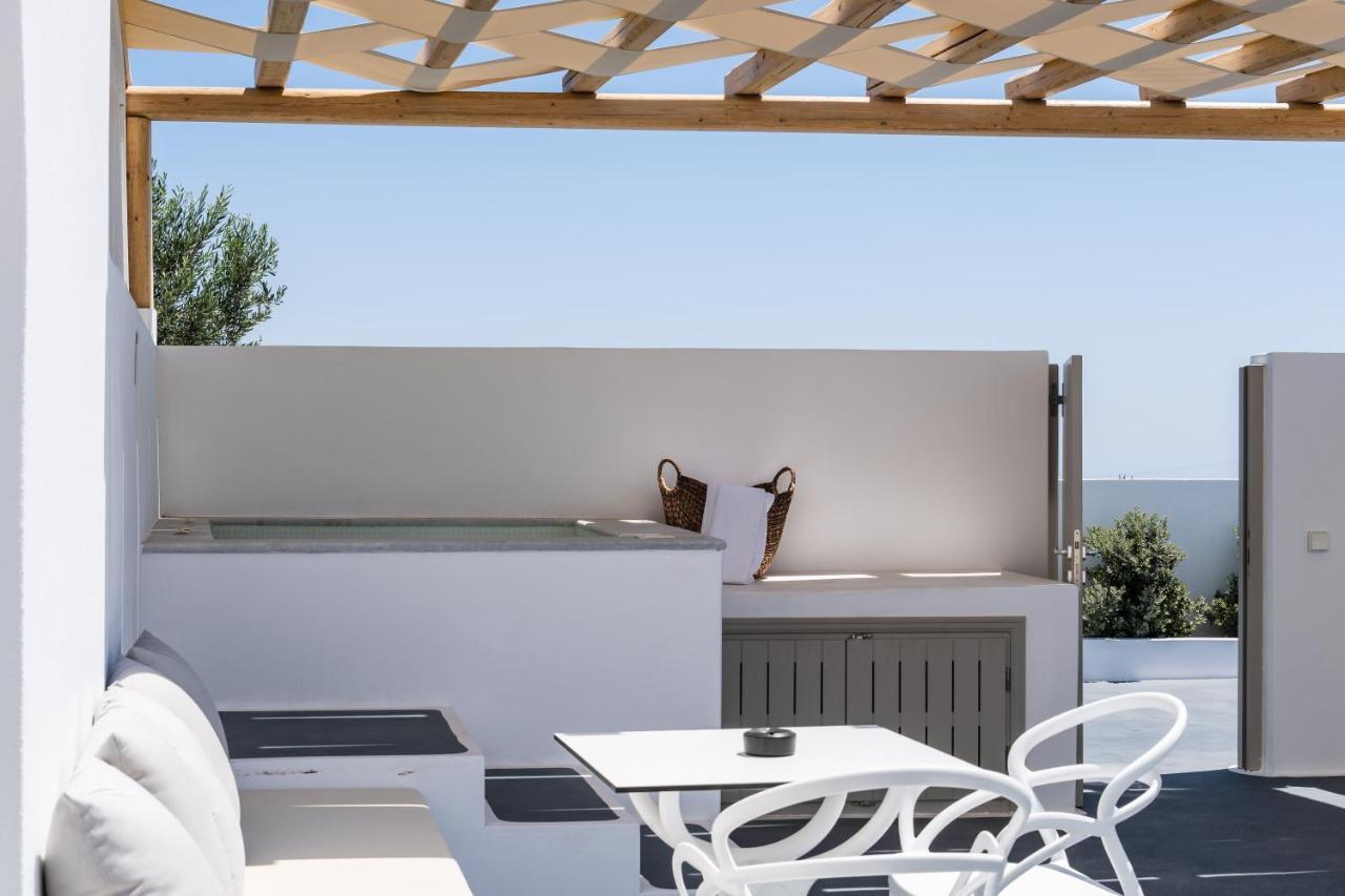 Symphony Suites Santorini Pyrgos Kallistis Екстер'єр фото
