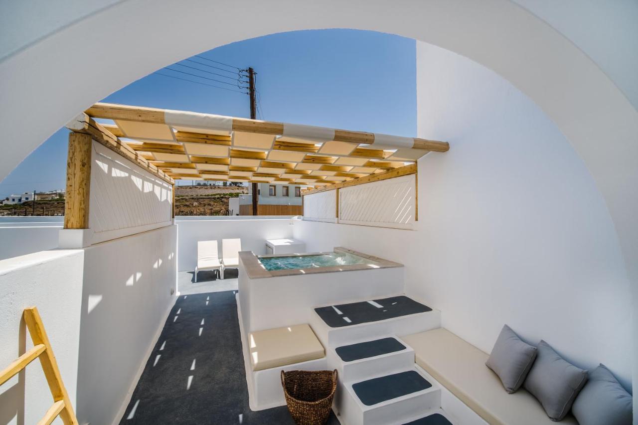 Symphony Suites Santorini Pyrgos Kallistis Екстер'єр фото